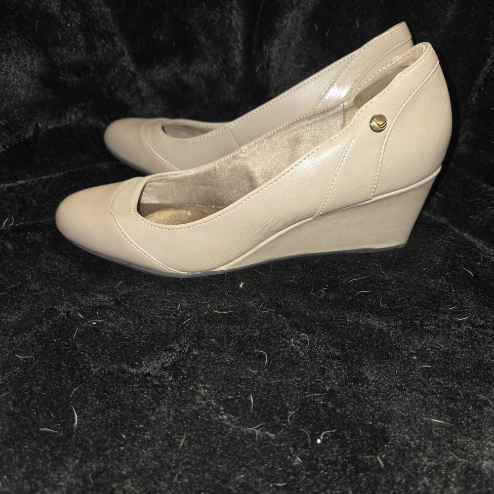 Life Stride Taupe Wedge Shoes